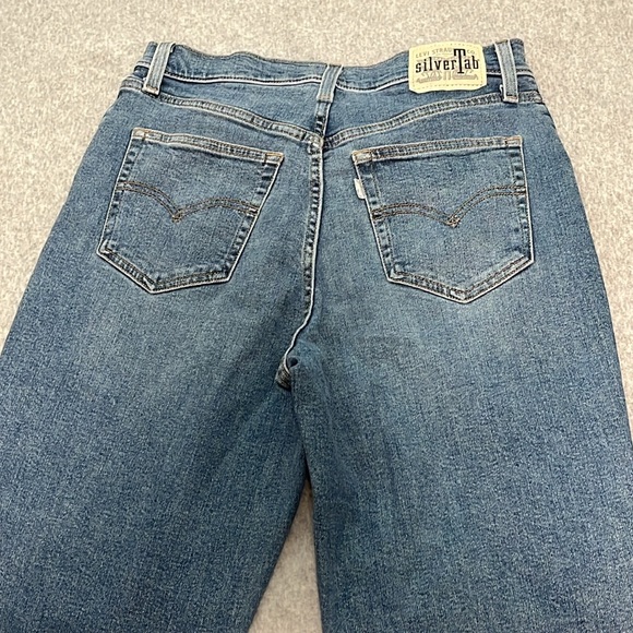 Levis Silvertab Mom Jeans Womens Size 28 Tapered High Rise Relaxed Baggy - Picture 7 of 9